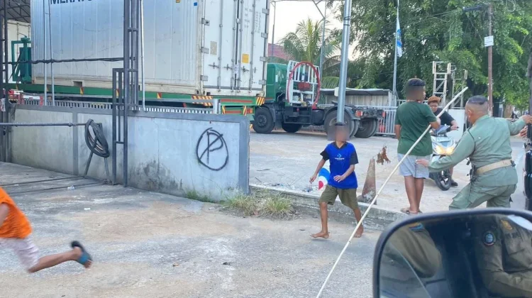 Satpol PP Pontianak Amankan Sejumlah Layangan dan Gelondongan