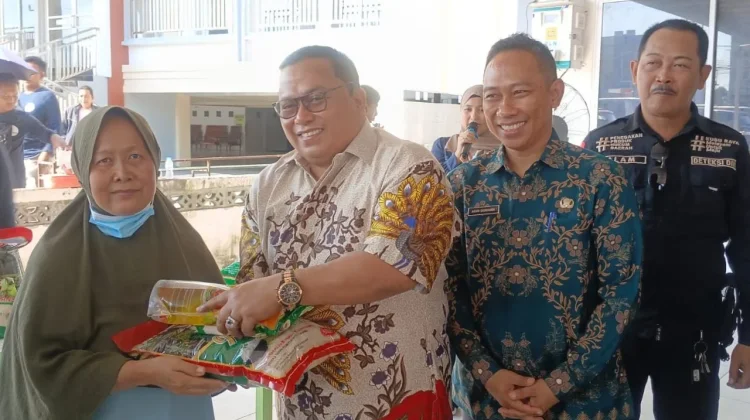 Sasar Desa Kapur, GPM Pemkab Kubu Raya Bantu Warga Dapatkan Sembako Murah