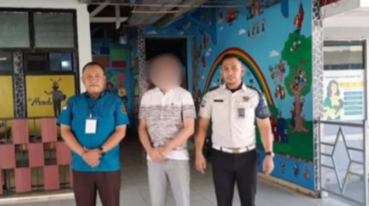 Kejari Mempawah Tahan Tersangka Peredaran Oli Palsu