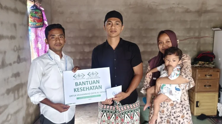 Lazisnu Pontianak Salurkan Bantuan Kesehatan untuk Muhammad Zafir Al Fathan
