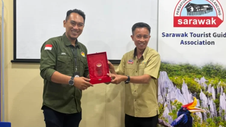 HPI Kalbar-Sarawak Tour Guide Association Perkuat Diplomasi Pariwisata Borneo