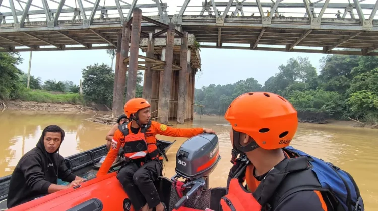 Anak 10 Tahun Tenggelam di Sungai Landak, Tim SAR Lakukan Pencarian