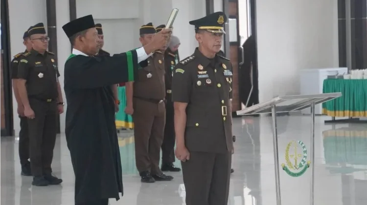 Kajati Kalbar Lantik dan Ambil Sumpah Aspidmil Baru
