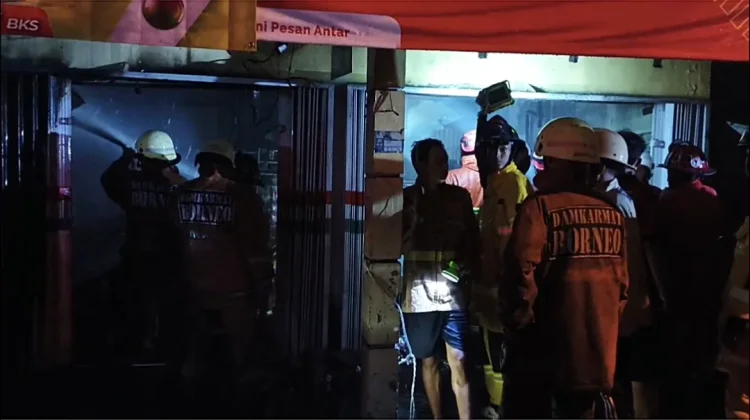 Dua Kios Warung di Jalan Tabrani Terbakar