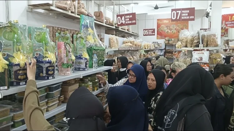 Kisah Fenty Bangun Agen Snack yang Kini Punya 9 Cabang