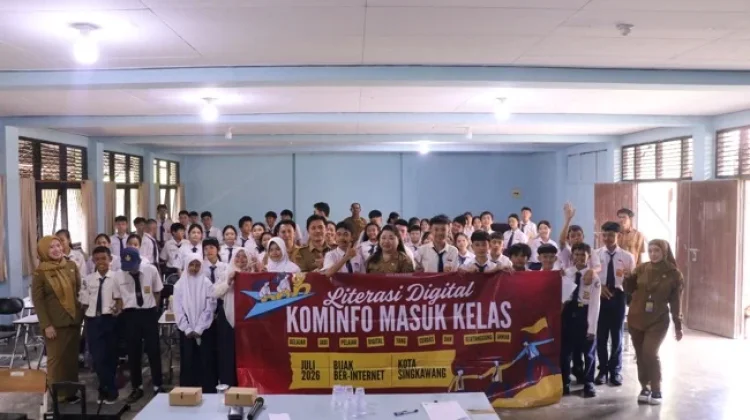 “Kominfo Masuk Kelas”, Bentengi Pelajar Singkawang lewat Literasi Digital