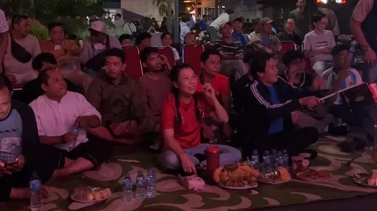 Nobar di Kantor Wali Kota Singkawang Pecah, Warga Saksikan Spanyol Juara Dunia