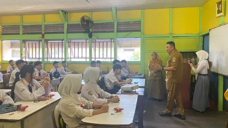 Disdikbud Kalbar Pastikan MPLS Berjalan Ramah dan Bebas Perpeloncoan