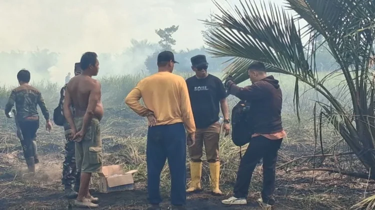 Camat Sui Ambawang Pastikan Penanganan Karhutla di Teluk Bakung Berjalan Optimal