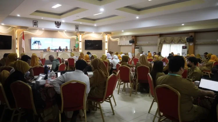 SKM Online Resmi Diberlakukan, Setda Kota Pontianak Latih 104 Operator UPP