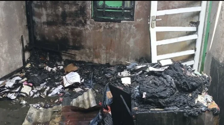 Kebakaran Hanguskan Rumah di Kawasan Sepakat, Seorang Anak Usia 5 Tahun, Selamat