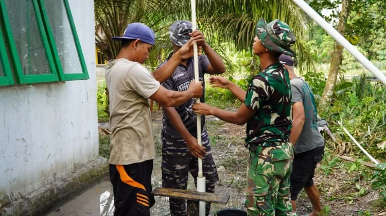 TMMD Sambas Percepat Pembangunan Sumur Bor untuk Kebutuhan Air Bersih Warga