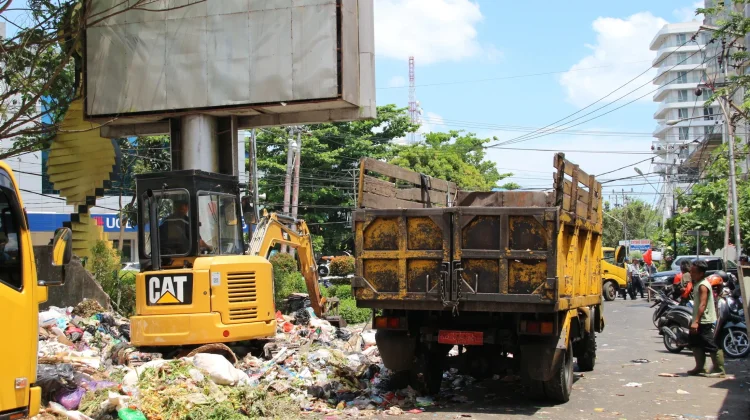 Pemkot Tambah Armada dan Kontainer Sampah