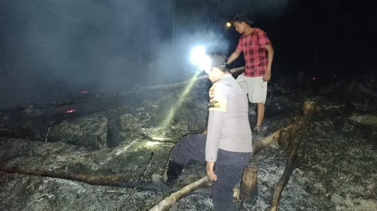 Personel Polsek Sayan Ground Check Titik Panas di Dua Desa