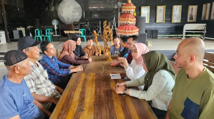 Potensi KI di Desa Temajuk Sambas Sate Ubur-Ubur hingga Tenun Cual