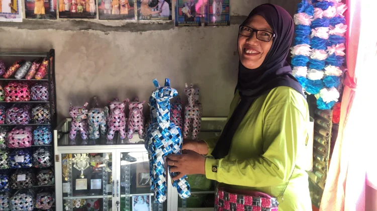 Sampah Desa Disulap Jadi Produk Bernilai Ekonomi
