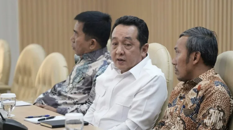 Yuliansyah Sukses Hadirkan Listrik di Desa Muara Baru Kubu Raya