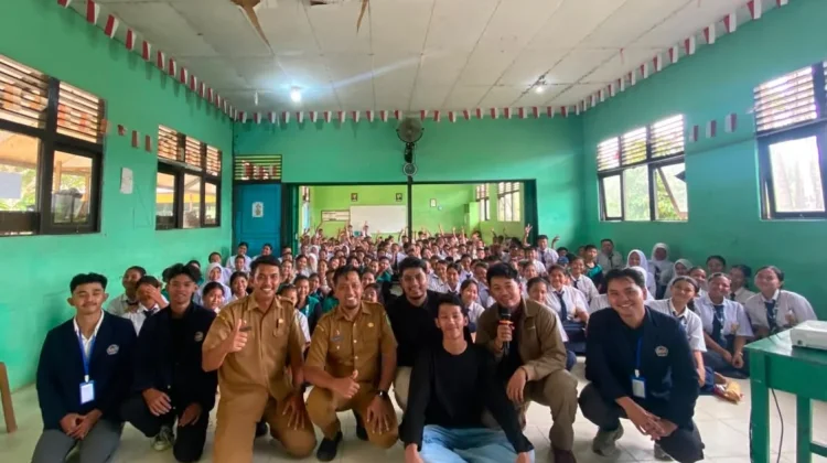 Mahasiswa KKM FEB Untan dan Maktab Tuli As-Sami Gelar Edukasi Inklusi di Sanggau