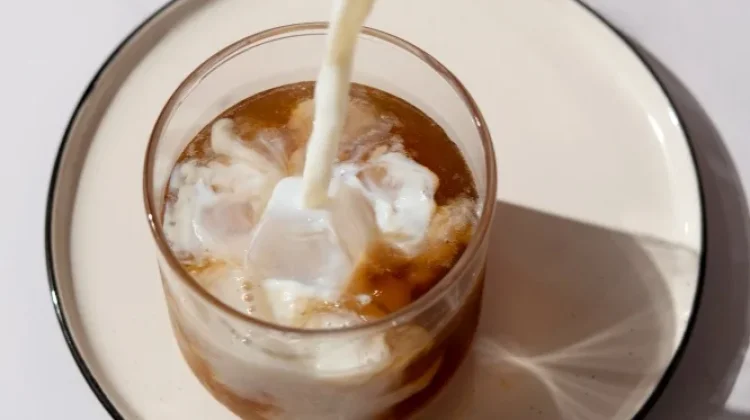 Kopi Susu Oat Milk Jadi Tren, Apa yang Membuatnya Banyak Dipilih?