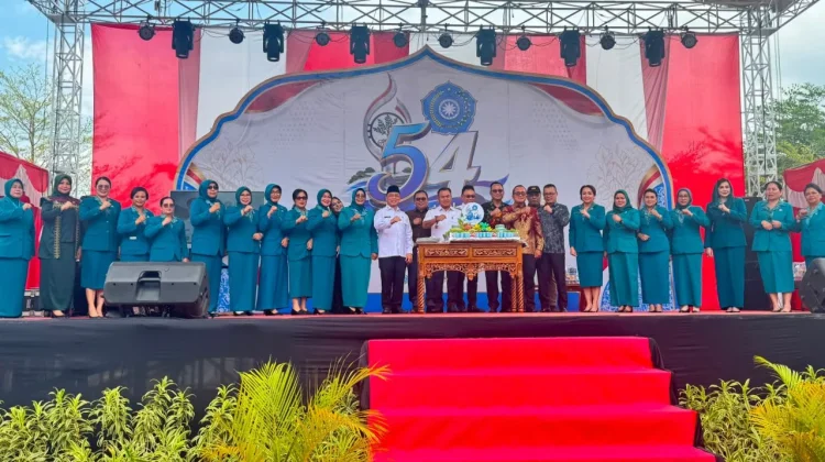 HKG PKK ke-54 Resmi Ditutup, Ria Norsan Apresiasi Kubu Raya sebagai Tuan Rumah
