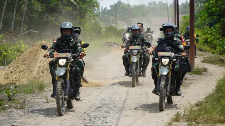 Dansatgas TMMD Tinjau Penimbunan Jalan di Tempapan Hulu