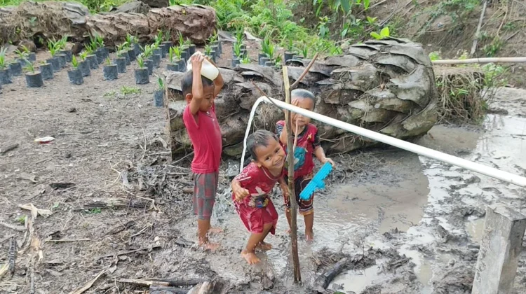 Sumur Bor TMMD Ke-129 Hadirkan Kebahagiaan Warga Tempapan Hulu