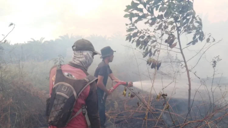 Polsek Kendawangan Ground Check Titik Hotspot, Pastikan Tak Ada Kebakaran Aktif