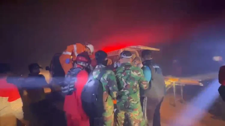 Satgas Udara Kerahkan Helikopter Water Bombing Padamkan Karhutla Tiga Kabupaten