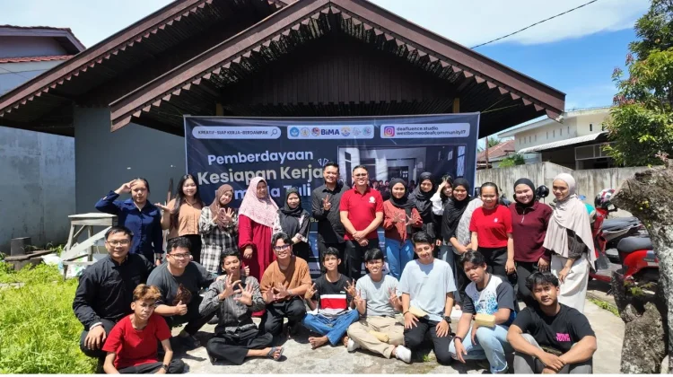 Dosen Untan Bangun Mini Studio Digital untuk Pemuda Tuli Pontianak