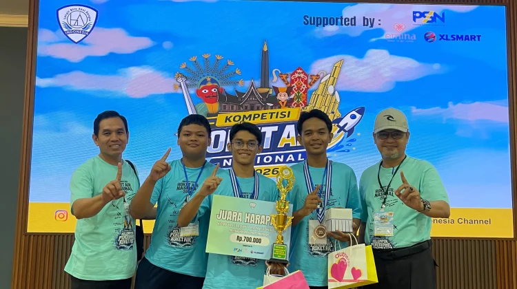 Dua Siswa MAN 1 Pontianak Raih Tiket Internasional Roket Air