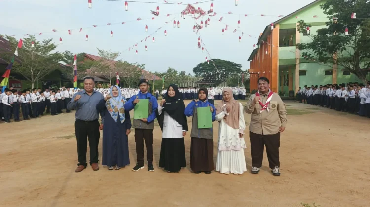 Dua Murid MTsN Singkawang Wakili Daerah di Jambore Nasional