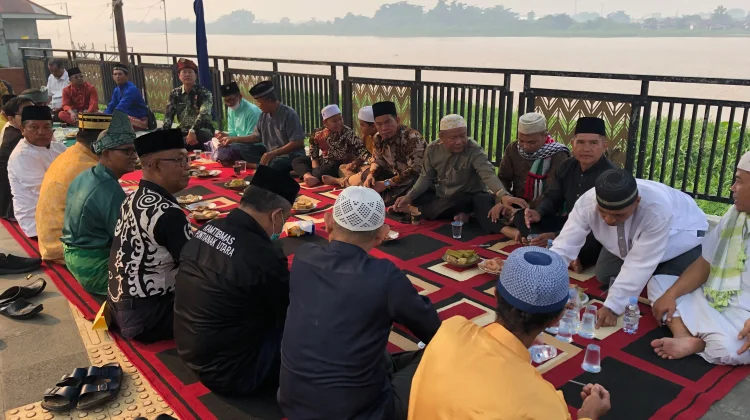 Robo'-Robo' di Kuale Parit Nenas, Momen Sakral dan Nilai Spiritual Keagamaan
