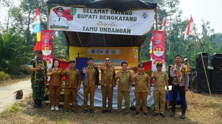 Bupati Bengkayang Hadiri Deklarasi ODF dan 3 Pilar STBM di Desa Nek Ginap