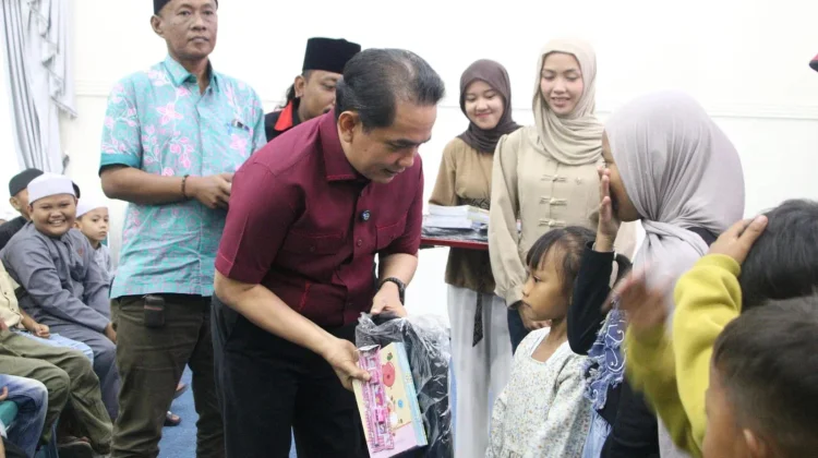 150 Siswa Terima Bantuan Tas dan Alat Tulis