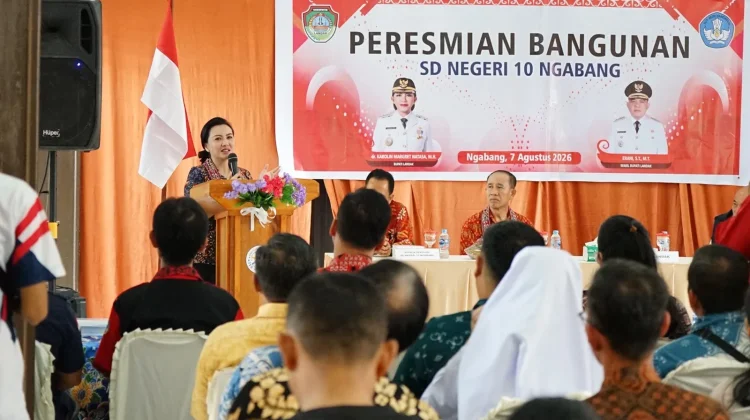 Bupati Landak Bangun 8 Ruang Kelas Baru di SDN 10 Ngabang