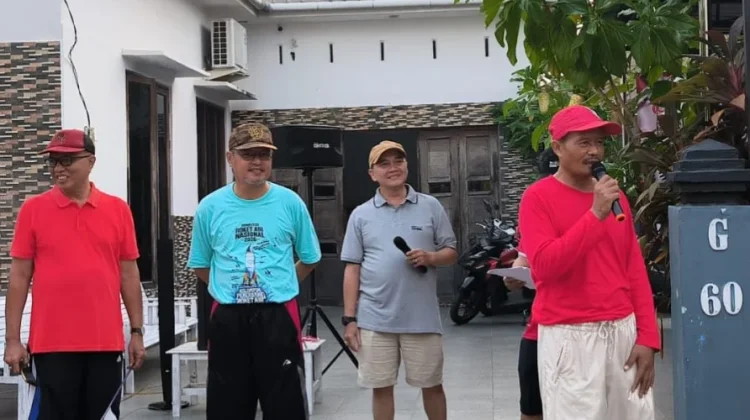 HUT ke-81 RI Warga Arikarya Indah IV Jalan Sehat Memasak Nasi Goreng Bapak-bapak