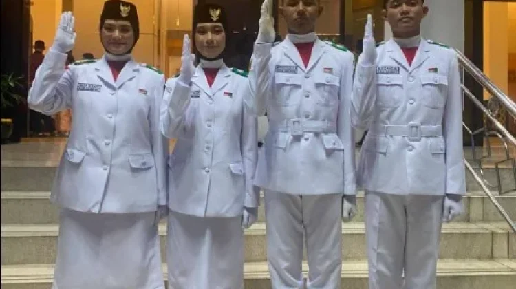 Empat Siswa MAN Jadi Paskibra Upacara HUT Ke-81 RI Provinsi Kalbar