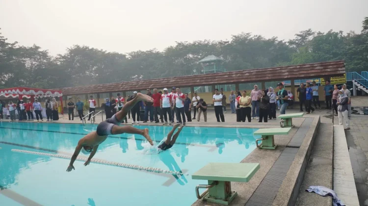 Wako Edi Dorong Atlet Pecahkan Rekor di Kejuaraan Renang Antarklub