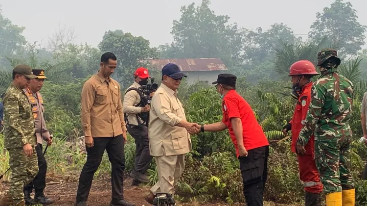 Presiden Prabowo Tinjau Karhutla di Kubu Raya, Penanganan Diperkuat