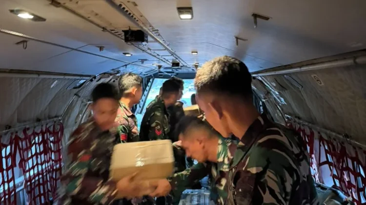 TNI AU Terbangkan 75 Pompa Air ke Kalbar, Siap Amankan KarhutlaRRI.CO.ID, Kubu Raya - Lan