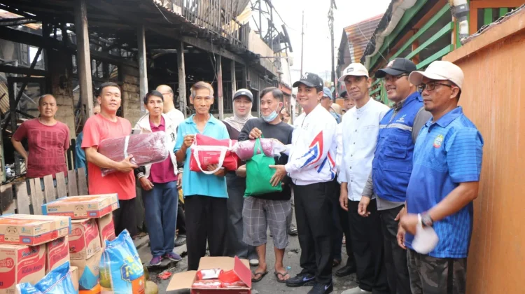 Pemkot Salurkan Bantuan Korban Kebakaran di Gang Sagu