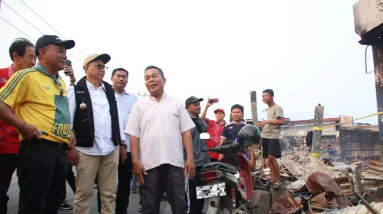 Wagub Kalbar dan Bupati Bengkayang Tinjau Lokasi Kebakaran Pasar Sungai Duri