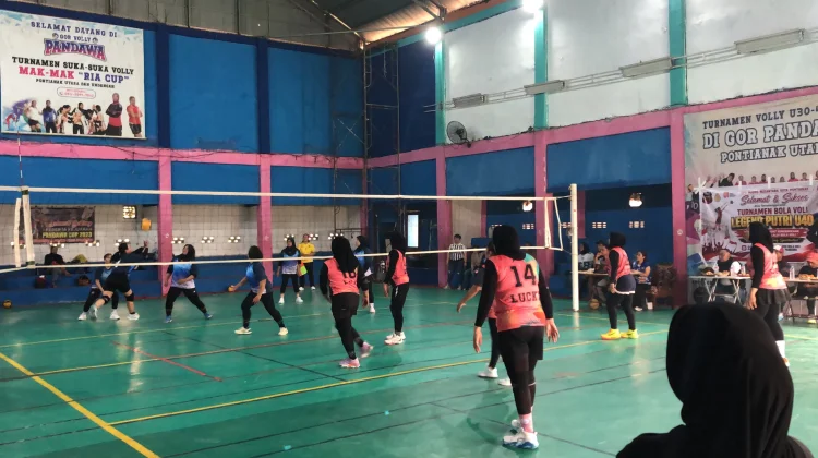 Turnamen Bola Voli Legend Putri U-40 Jadi Motivasi dan Penyemangat Generasi Muda