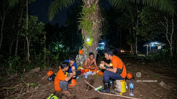 Semangkuk Bakso di tengah Kepungan Karhutla