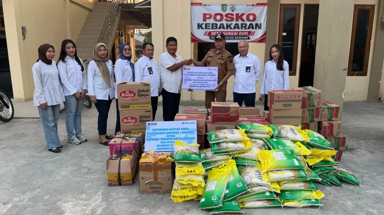 Pelindo Salurkan Bantuan Sembako untuk Korban Kebakaran Sungai Duri
