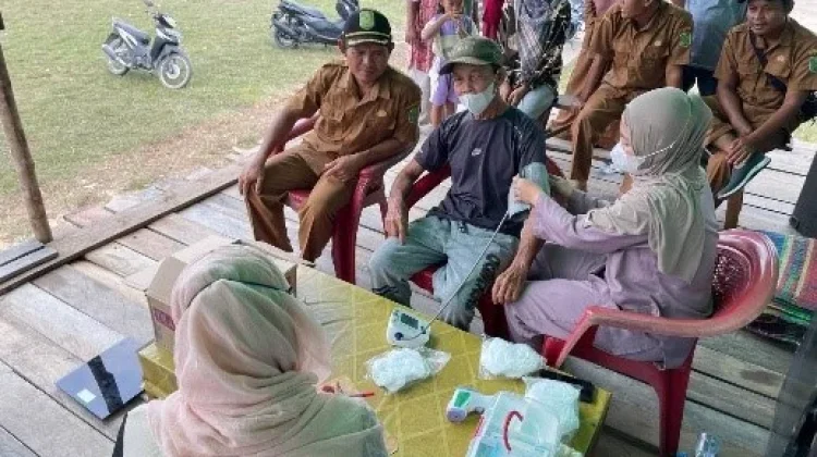 Warga Antusias Ikuti Layanan CKG dan Masker Gratis PT PANPS dan PT SAM