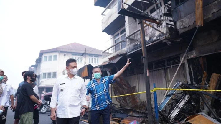 Wali Kota Tinjau Kebakaran Ruko di Jalan Barito