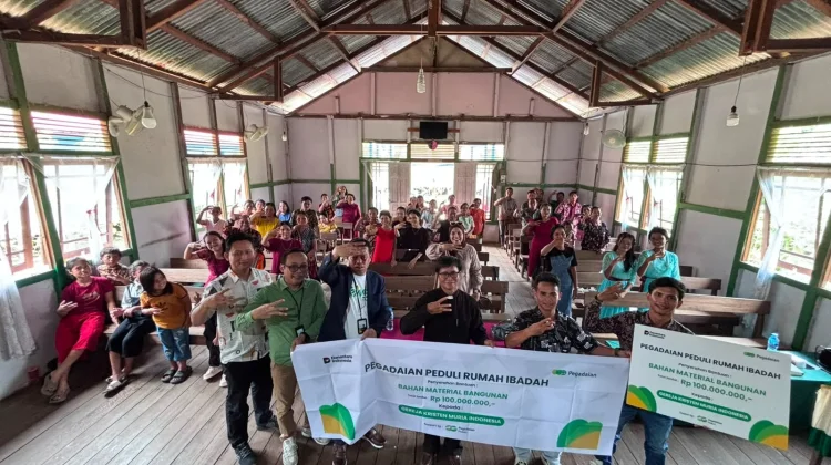Pegadaian Salurkan Bantuan Rp100 Juta untuk GKMI Nanga Awin Putussibau
