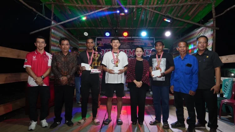 Hadiri Penutupan HUT RI di Ambarang, Bupati Karolin Soroti Efisiensi Anggaran