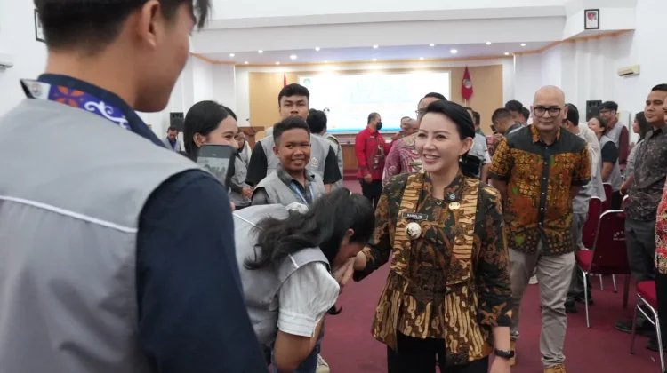 Bupati Karolin Resmi Tutup KKM FISIP Untan 2026